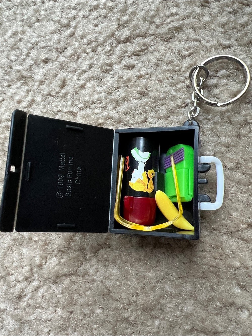Barbie Mini Lunch Box Keychain Set - Black Case Thermos Glasses Phone Banana - Picture 6 of 7